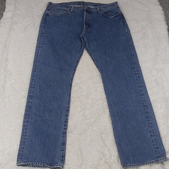 Levi's 501 Men's Blue Medium Wash Button Fly Five Pocket Straight Leg Denim Jean - Picture 2 of 10